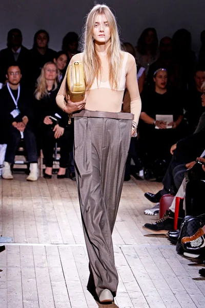 Look 9